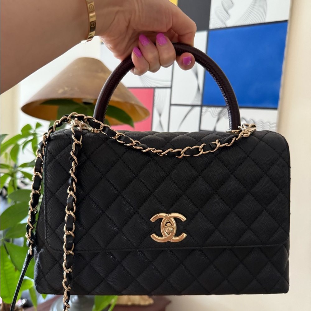 Chanel Black medium caviar Quilted coco handle Handbag